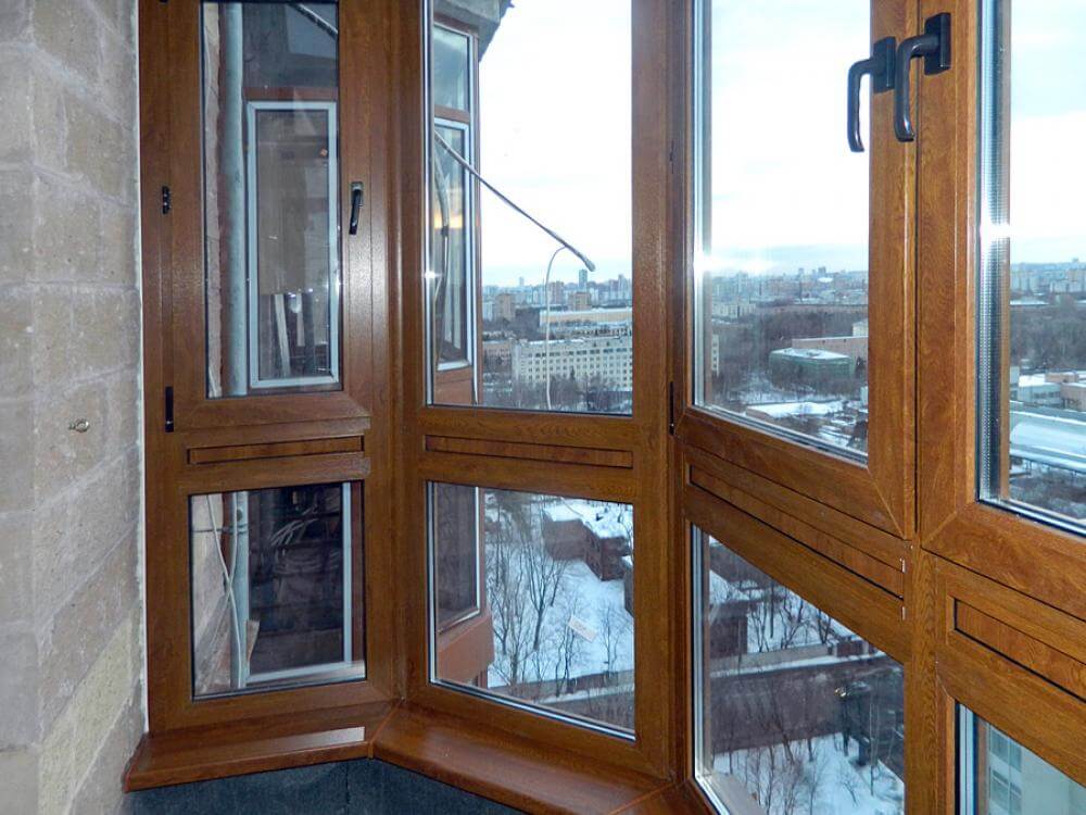 Французское остекление балкона профилем Veka с ламинированием под дерево в Видное